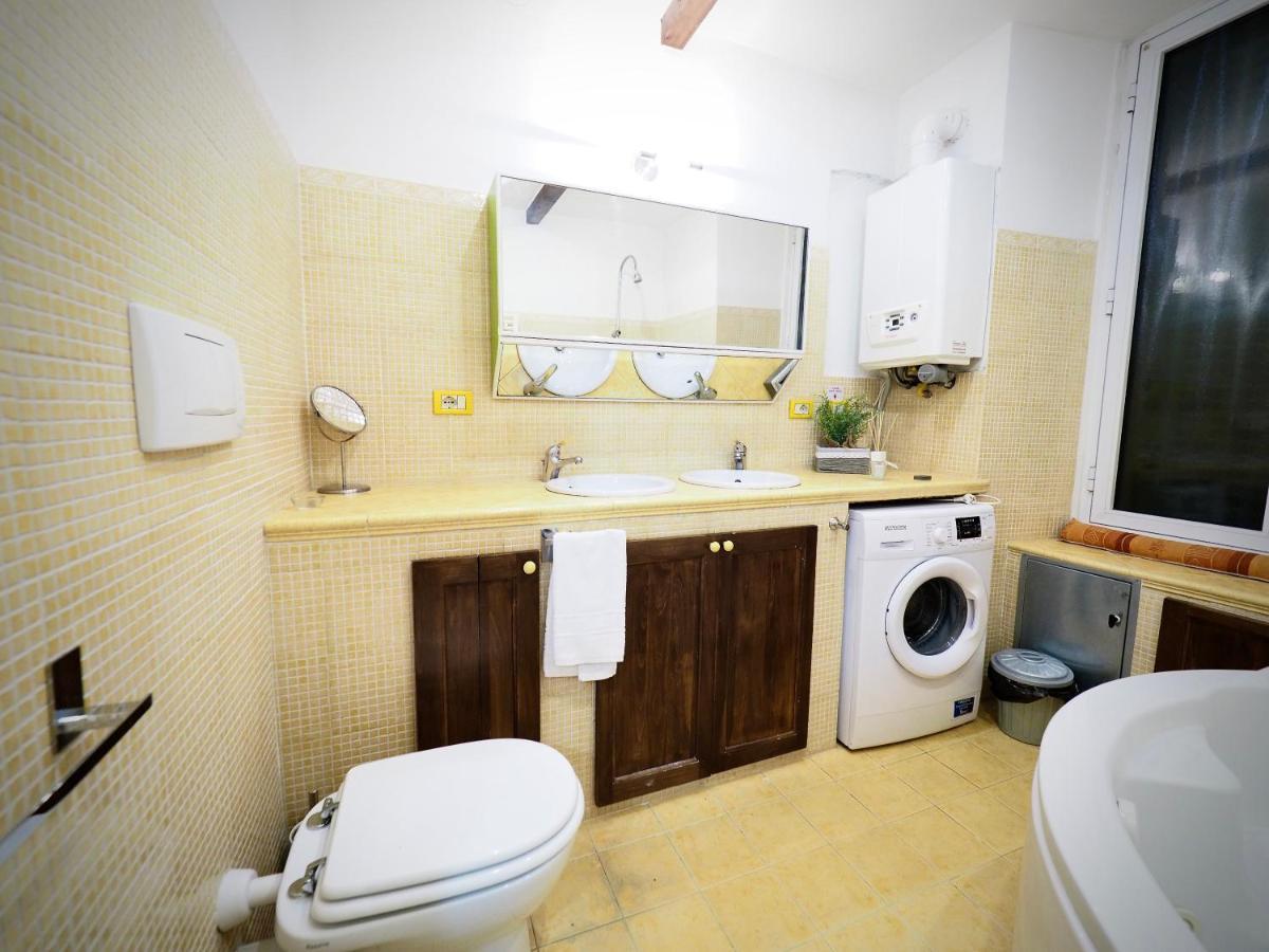 Dimora Delle Camelie Apartamento Génova Exterior foto