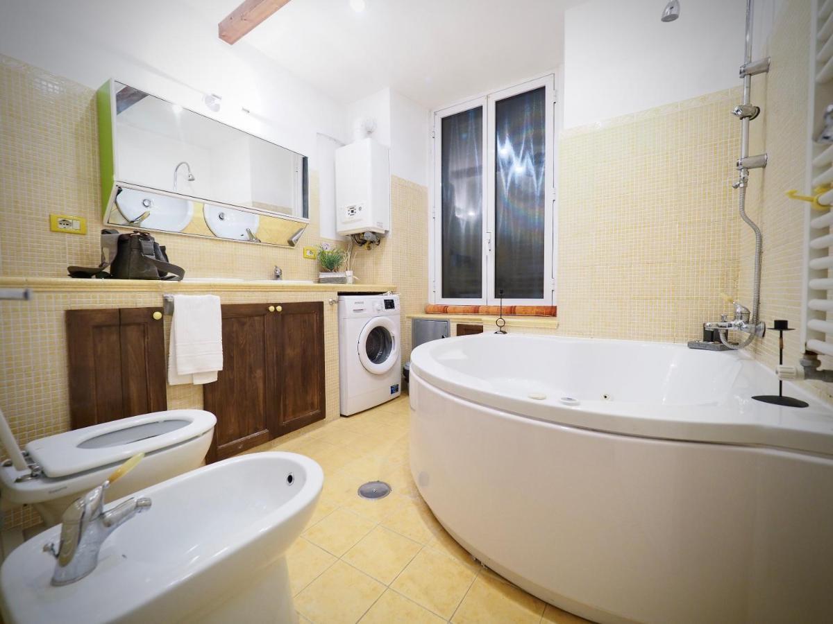 Dimora Delle Camelie Apartamento Génova Exterior foto